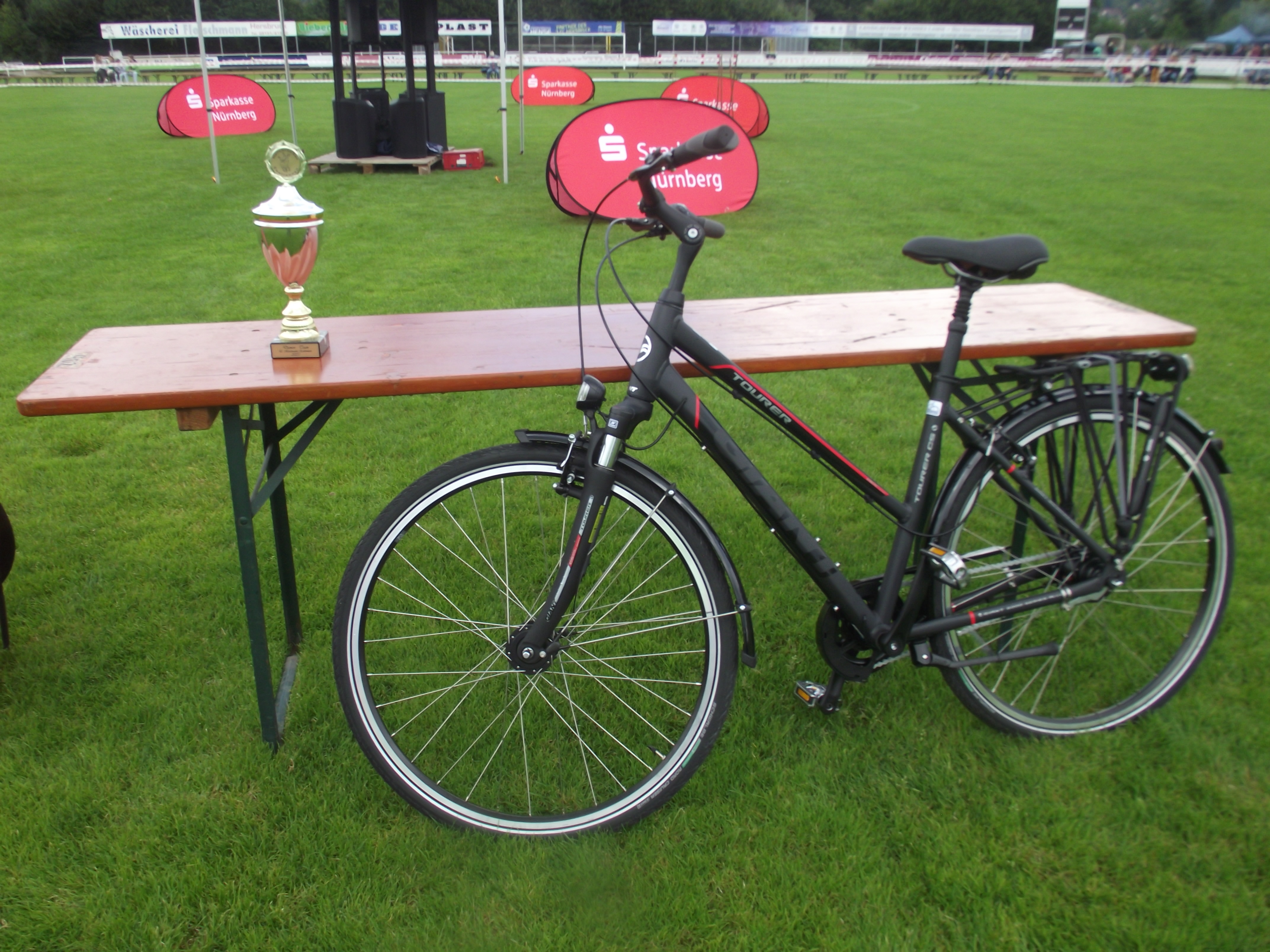 SIEGERPOKAL mit FAHRAD